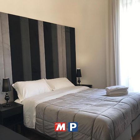 Motta Palace Apartments & Rooms Motta Sant' Anastasia Bagian luar foto