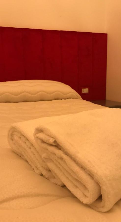 Motta Palace Apartments & Rooms Motta Sant' Anastasia Bagian luar foto