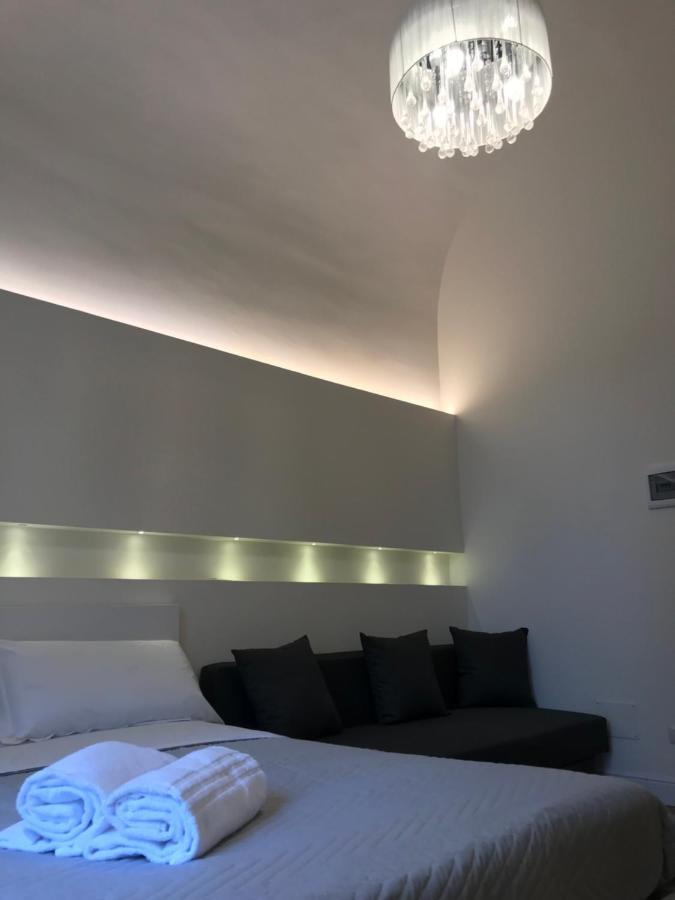 Motta Palace Apartments & Rooms Motta Sant' Anastasia Bagian luar foto