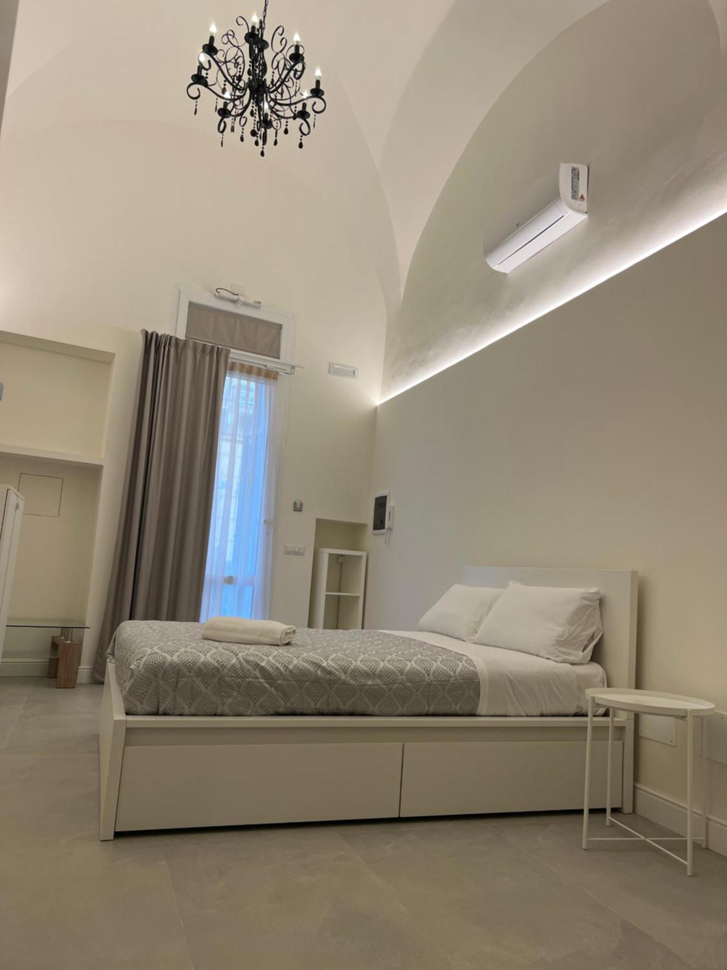 Motta Palace Apartments & Rooms Motta Sant' Anastasia Bagian luar foto
