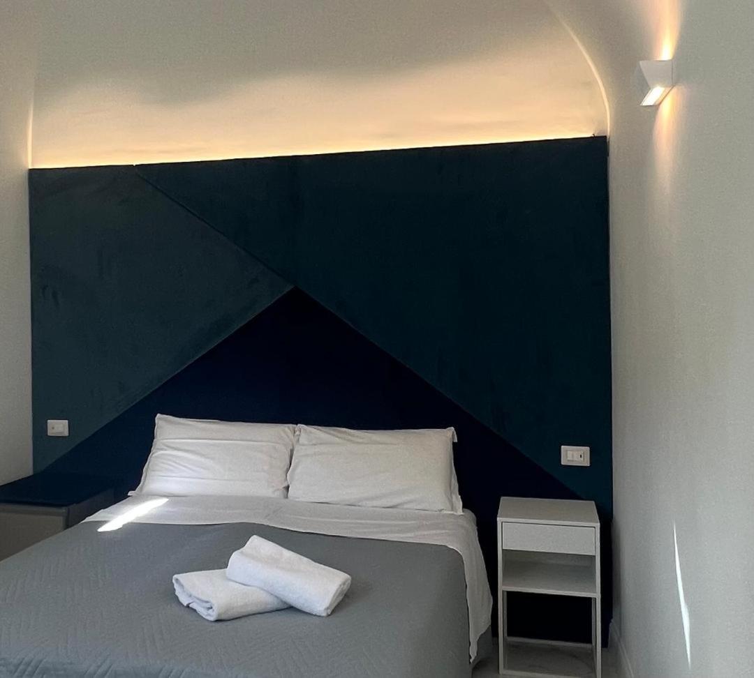 Motta Palace Apartments & Rooms Motta Sant' Anastasia Bagian luar foto