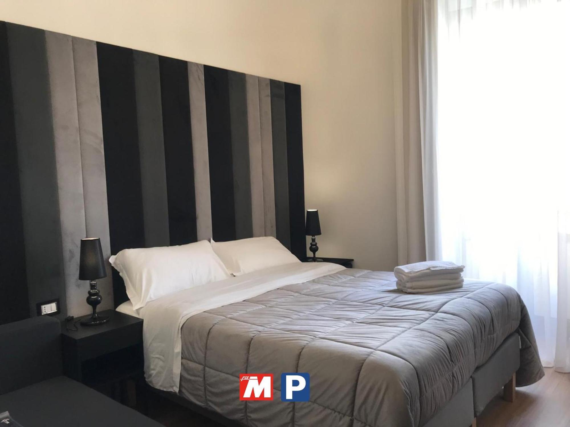 Motta Palace Apartments & Rooms Motta Sant' Anastasia Bagian luar foto